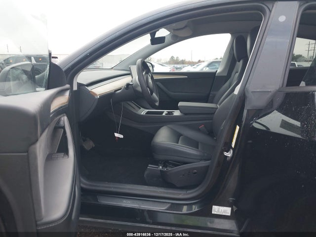 2023 TESLA MODEL Y 7SAYGDEE6PA076988 Photo 4