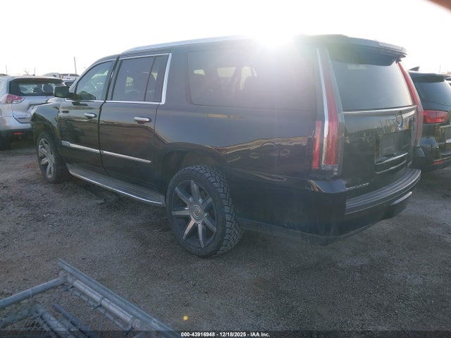 2015 CADILLAC ESCALADE ESV 1GYS4JKJ8FR163311 Photo 2