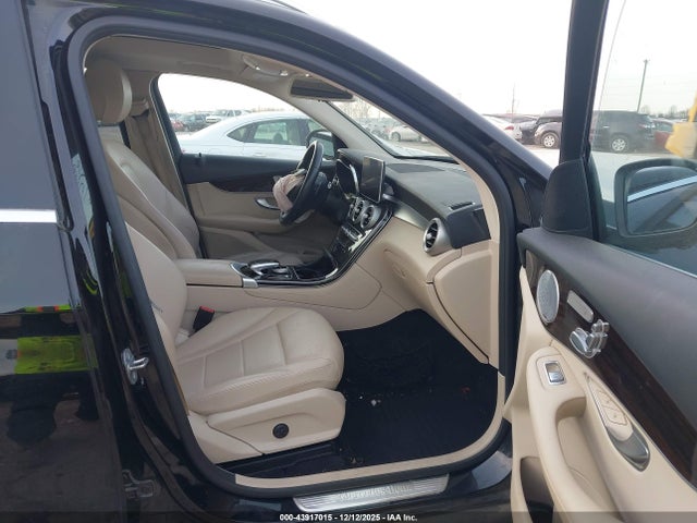 Auction sale of the 2018 Mercedes-benz Glc 300 4matic, vin: WDC0G4KB2JV045649, lot number: 43917015