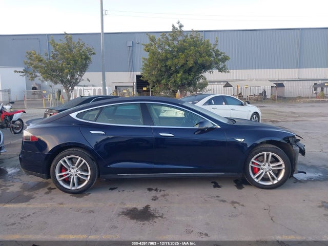 Tesla Model S P85 2014 5YJSA1H18EFP35164 Image 14