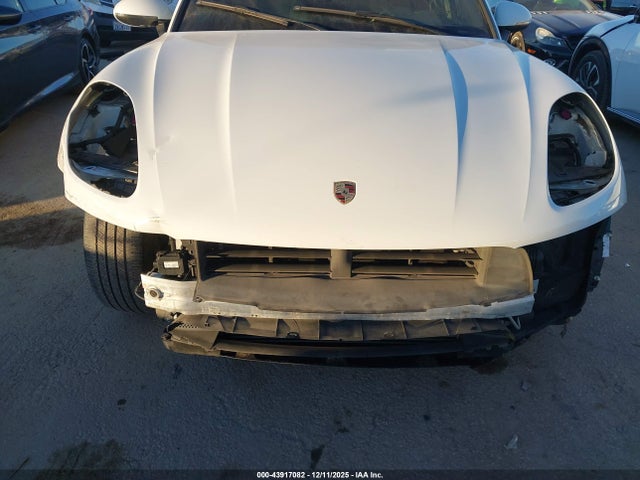 2018 PORSCHE MACAN WP1AA2A58JLB10090 Photo 5