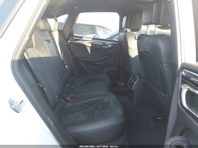 2018 PORSCHE MACAN WP1AA2A58JLB10090 Photo 7