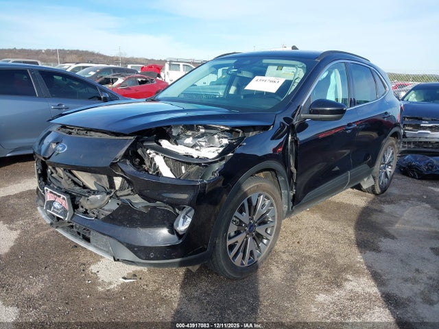 1FMCU9J98MUA78846 Ford Escape Titanium