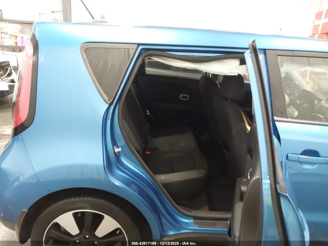 KNDJP3A53H7500376 KIA SOUL +