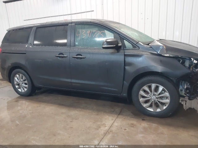 43917252 :رقم المزاد ، KNDMB5C11M6665232 vin ، 2021 Kia Sedona Lx مزاد بيع