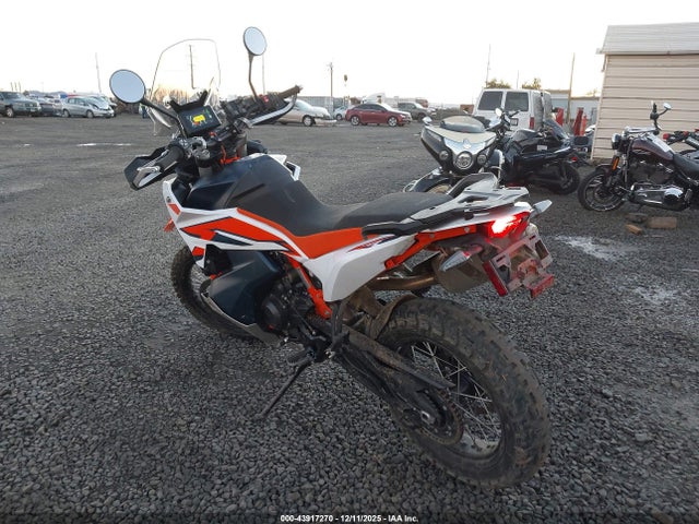 KTM 890 Adventure R 2024 VBKTR6408RM882068 Image 3