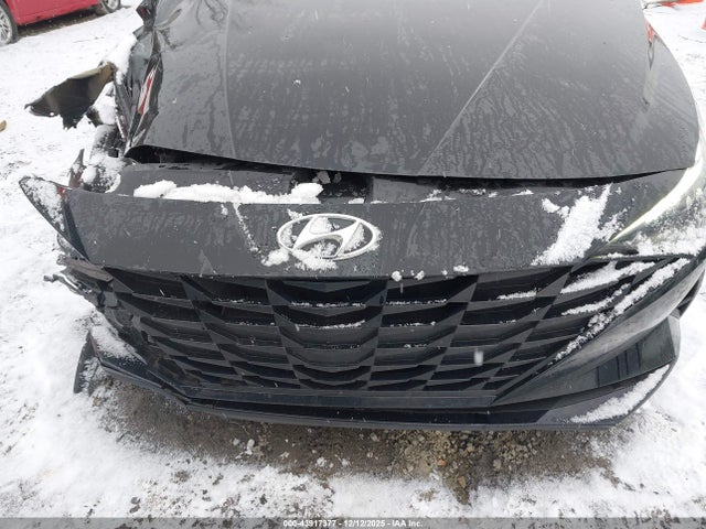 Продажа на аукционе авто 2022 Hyundai Elantra Sel, vin: 5NPLM4AG9NH054170, номер лота: 43917377