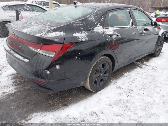 Продажа на аукционе авто 2022 Hyundai Elantra Sel, vin: 5NPLM4AG9NH054170, номер лота: 43917377