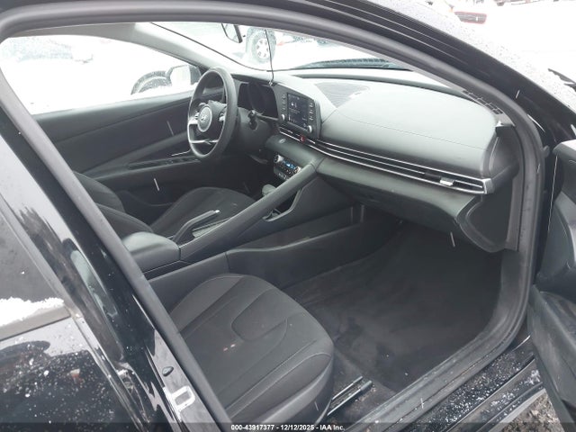 Продажа на аукционе авто 2022 Hyundai Elantra Sel, vin: 5NPLM4AG9NH054170, номер лота: 43917377