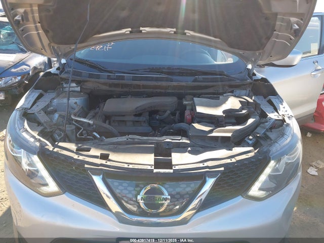 JN1BJ1CP1JW155579 Nissan Rogue Sport S