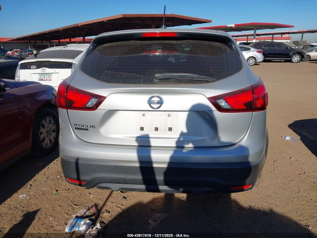 JN1BJ1CP1JW155579 Nissan Rogue Sport S