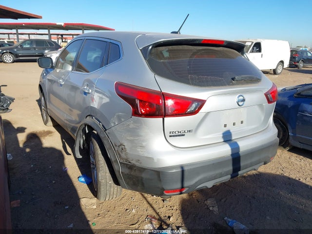 JN1BJ1CP1JW155579 Nissan Rogue Sport S
