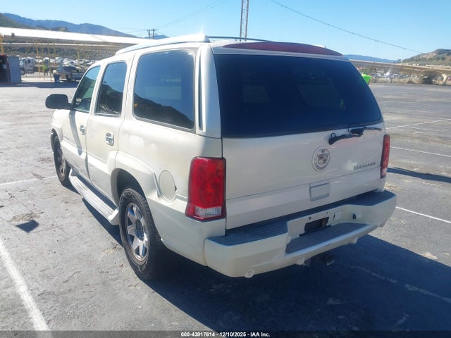 2002 CADILLAC ESCALADE 1GYEC63T62R277668 Photo 2