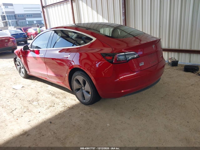 2018 TESLA MODEL 3 5YJ3E1EB1JF069569 Photo 2