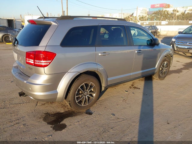 Dodge JOURNEY SE 2018 3C4PDCAB0JT241873 Image 4