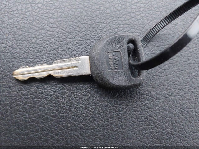 1998 HONDA CR-V JHLRD184XWC107365 Photo 10