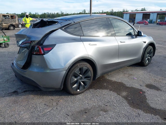 2025 TESLA MODEL Y 7SAYGDED6SA373498 Photo 3