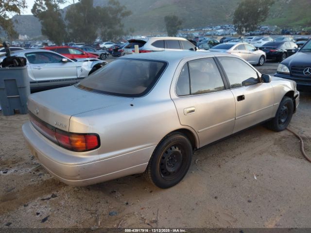 1994 TOYOTA CAMRY JT2GK13E2R0070997 Photo 3