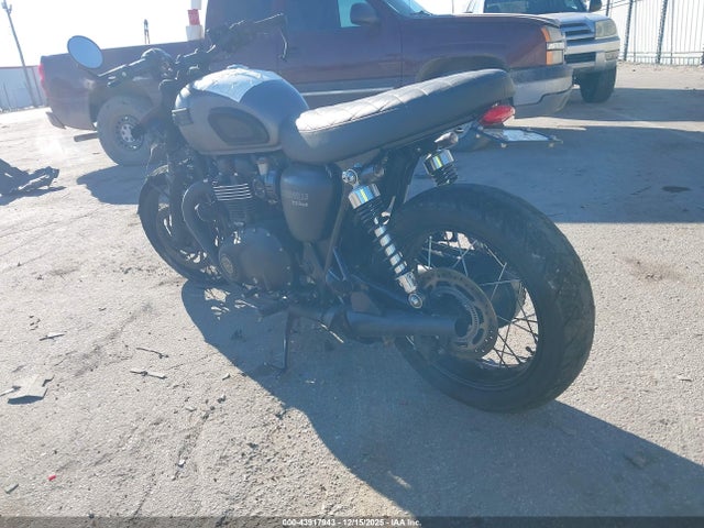 2017 TRIUMPH MOTORCYCLE BONNEVILLE SMTD40HL4HT796090 Photo 2