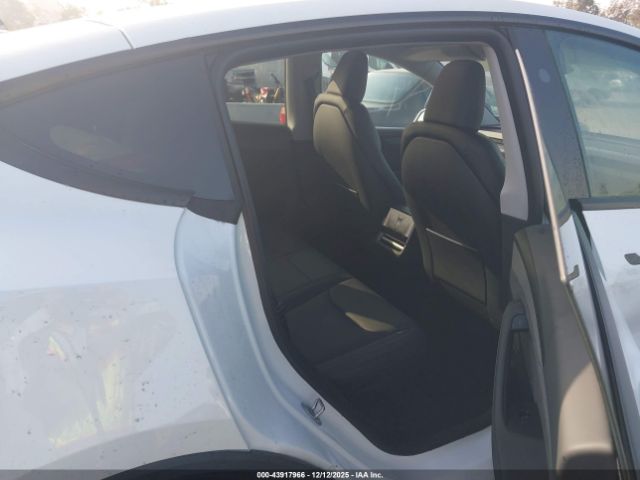 2026 TESLA MODEL Y 7SAYGDED2TF452610 Photo 7