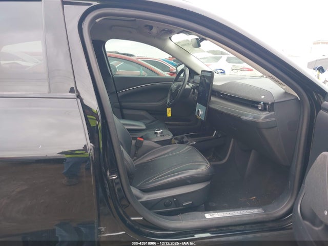 2022 FORD MUSTANG MACH-E 3FMTK3RM7NMA41840 Photo 4