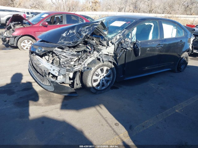 Toyota COROLLA LE 2022 JTDEPMAE6NJ224569 Image 2