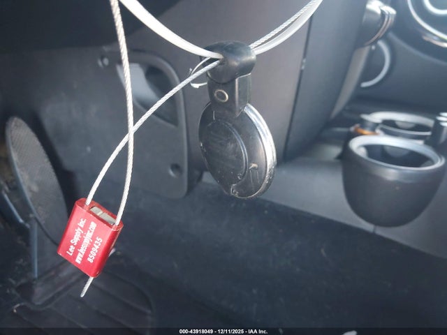 2012 MINI COOPER WMWSU3C52CT255254 Photo 10