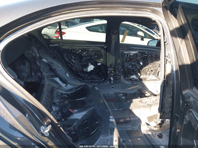 W1KAF4GBXPR136908 Mercedes-Benz C 300 Sedan