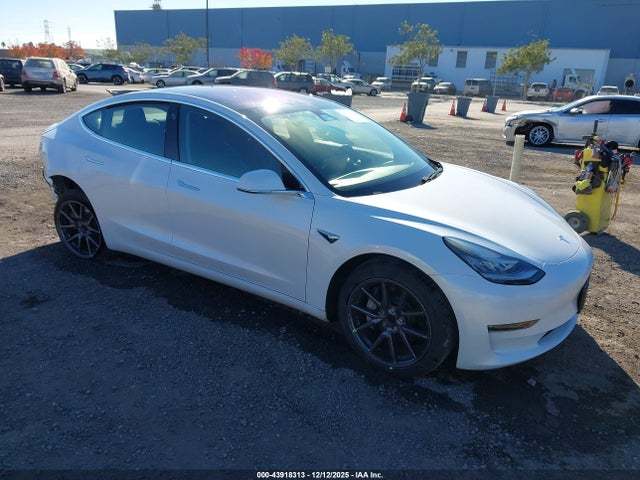 2018 TESLA MODEL 3 5YJ3E1EA0JF152997 Photo 0
