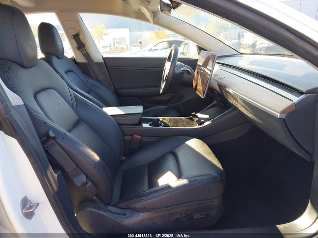 2018 TESLA MODEL 3 5YJ3E1EA0JF152997 Photo 4
