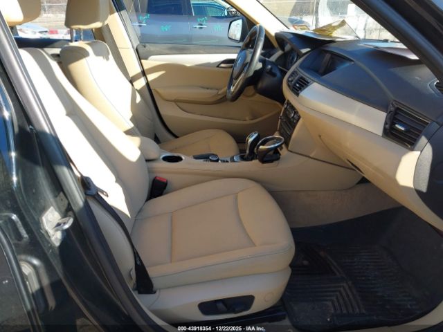 2013 BMW X1 WBAVL1C54DVR83975 Photo 4