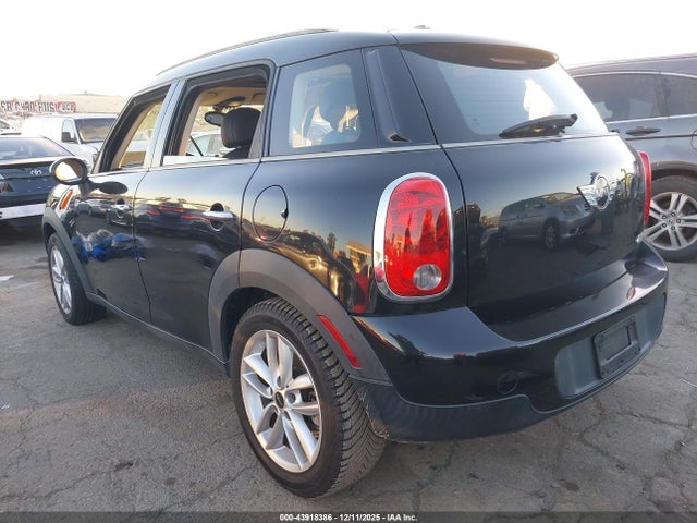 2012 MINI COOPER COUNTRYMAN WMWZB3C54CWM05657 Photo 2