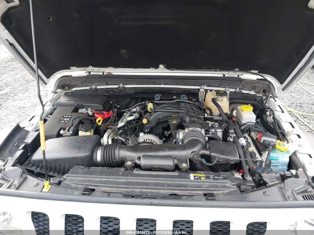 1C4HJXDG6JW117726 Jeep Wrangler Unlimited Sport S 4x4