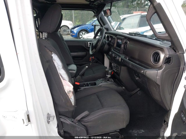 1C4HJXDG6JW117726 Jeep Wrangler Unlimited Sport S 4x4