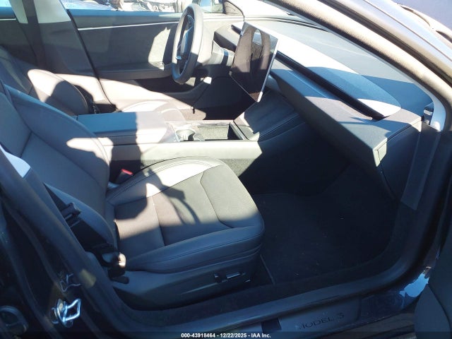 2025 TESLA MODEL 3 5YJ3E1EB6SF058293 Photo 4