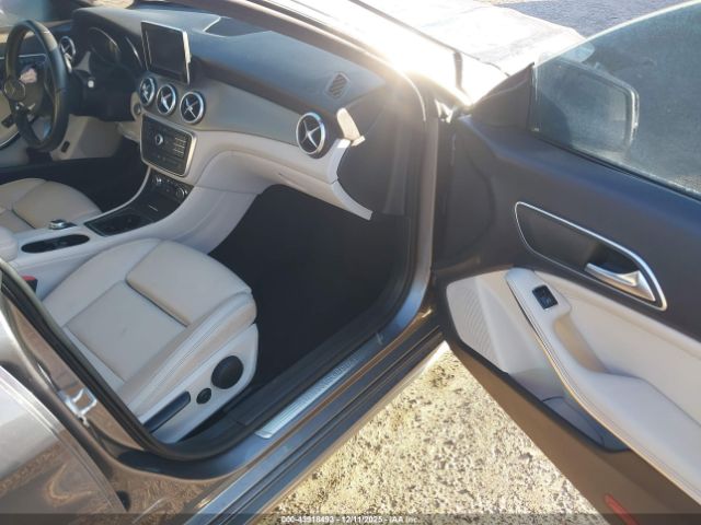 2016 MERCEDES-BENZ CLA 250 WDDSJ4EB8GN328051 Photo 4