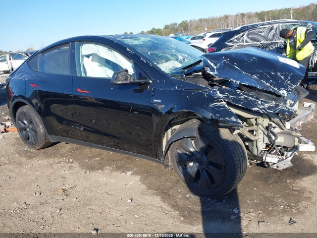 2025 TESLA MODEL Y 7SAYGDED9SA358574