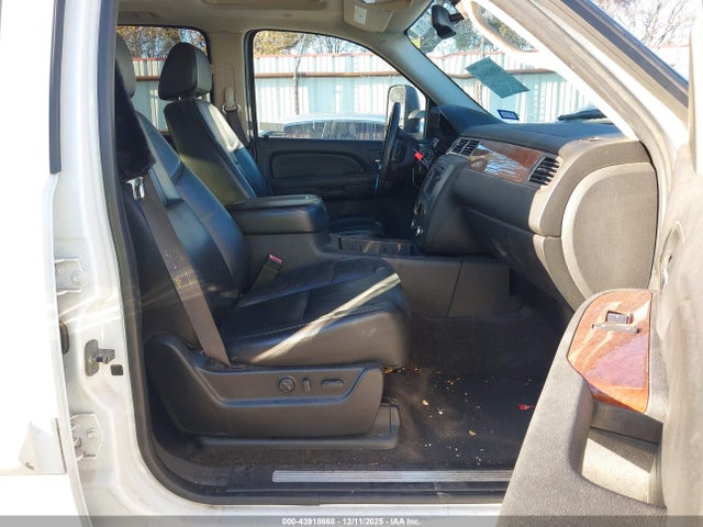 43918668 :رقم المزاد ، 1GKGC26K57R357131 vin ، 2007 Gmc Yukon Xl 2500 Slt مزاد بيع