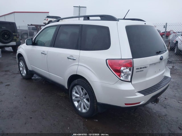 2013 SUBARU FORESTER JF2SHADC3DH444168 Photo 2