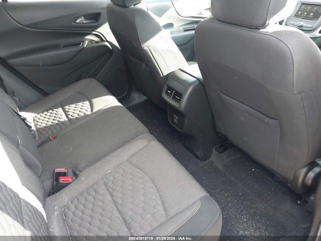 3GNAXUEV0KS575813 Chevrolet EQUINOX LT