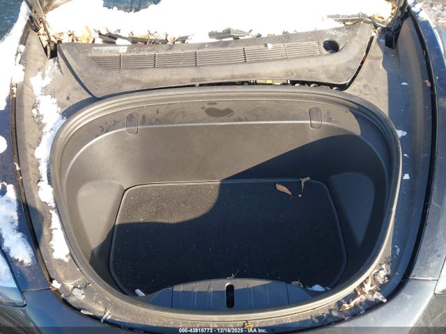 2018 TESLA MODEL 3 5YJ3E1EB1JF070625 Photo 9