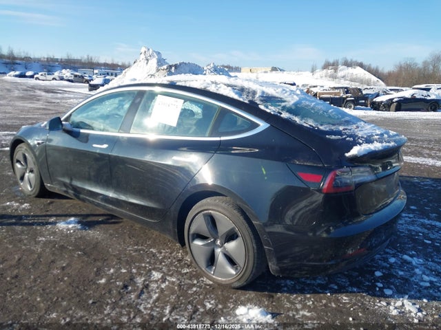 2018 TESLA MODEL 3 5YJ3E1EB1JF070625 Photo 2