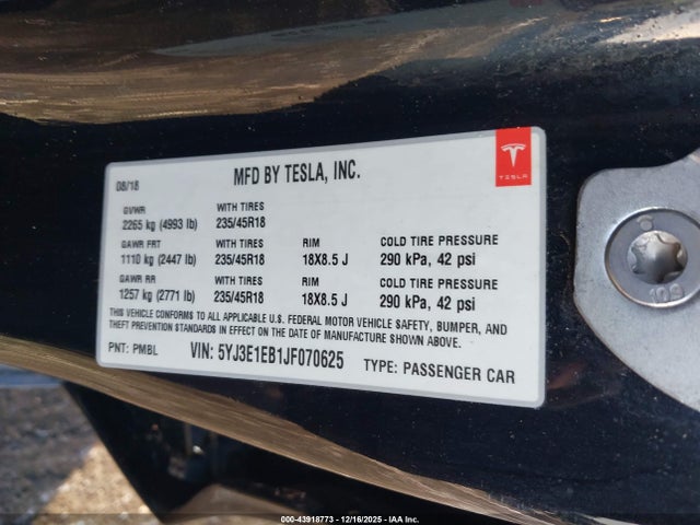 2018 TESLA MODEL 3 5YJ3E1EB1JF070625 Photo 8