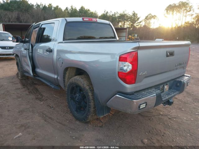 2017 TOYOTA TUNDRA 5TFDW5F10HX626552 Photo 2