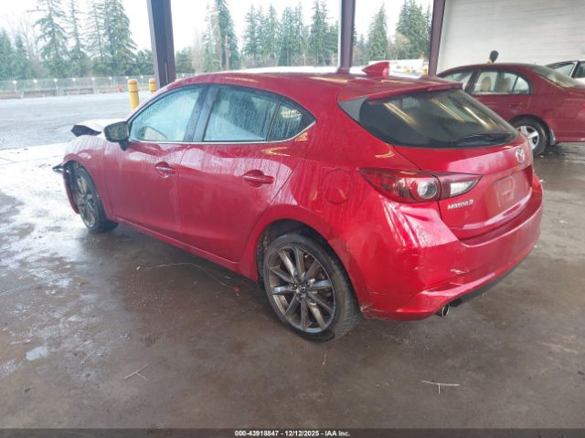 2018 MAZDA MAZDA3 3MZBN1M34JM184083 Photo 2
