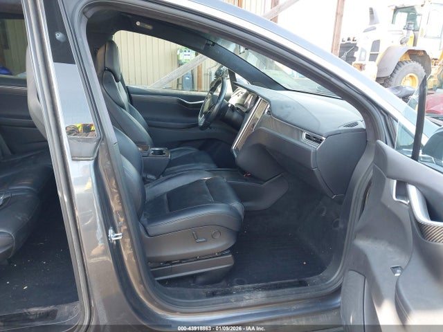 2018 TESLA MODEL X 5YJXCDE20JF090616 Photo 4