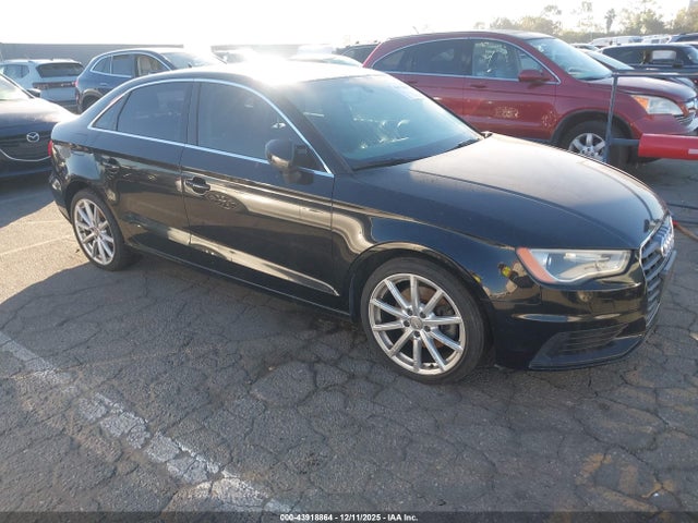 2015 AUDI A3 WAUACGFF1F1002470 Photo 0