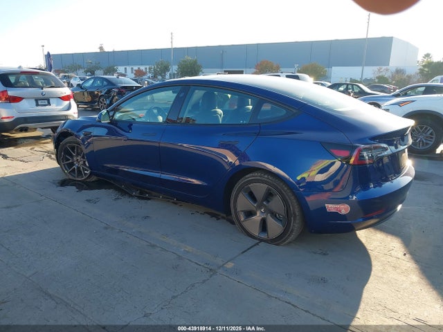 2022 TESLA MODEL 3 5YJ3E1EB5NF125423 Photo 2