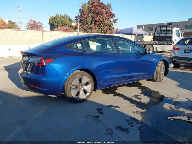 2022 TESLA MODEL 3 5YJ3E1EB5NF125423 Photo 3