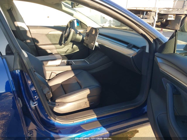 2022 TESLA MODEL 3 5YJ3E1EB5NF125423 Photo 4